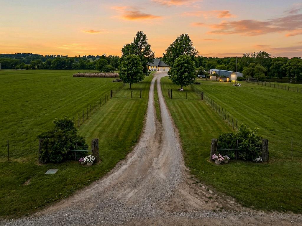 Listing Photo MLS #HMS2610623