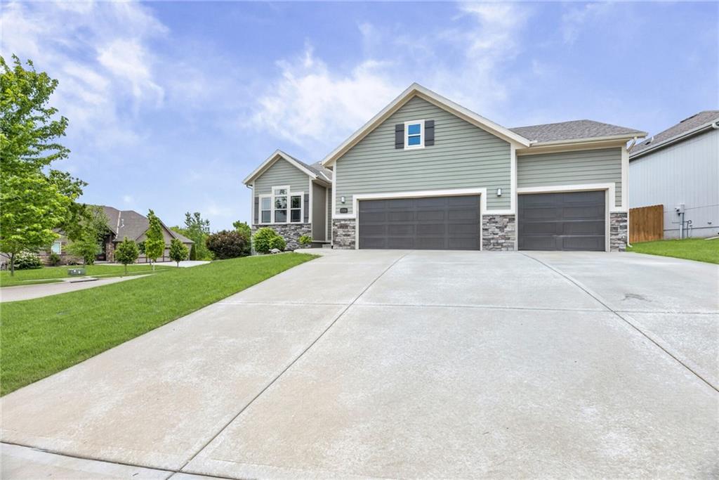 Listing Photo MLS #HMS2613037