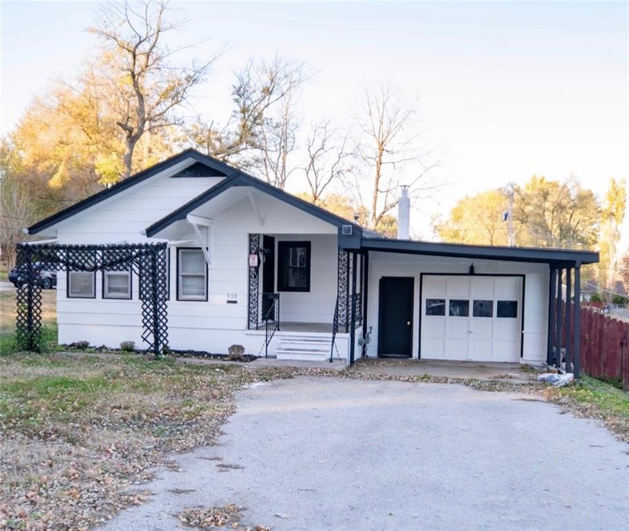 Listing Photo MLS #HMS2613903