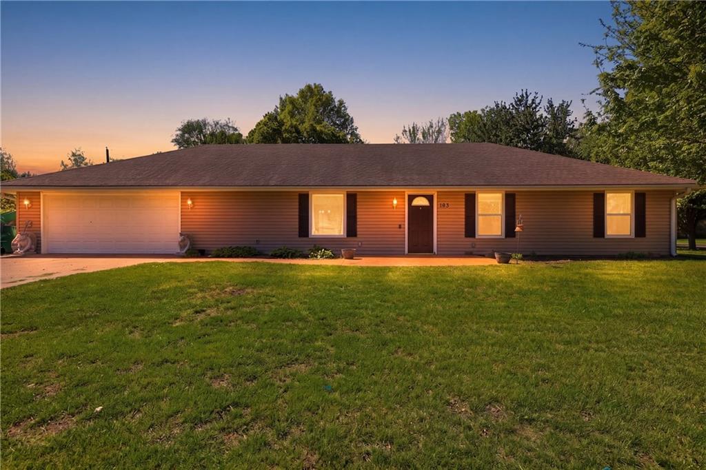 Listing Photo MLS #HMS2615173