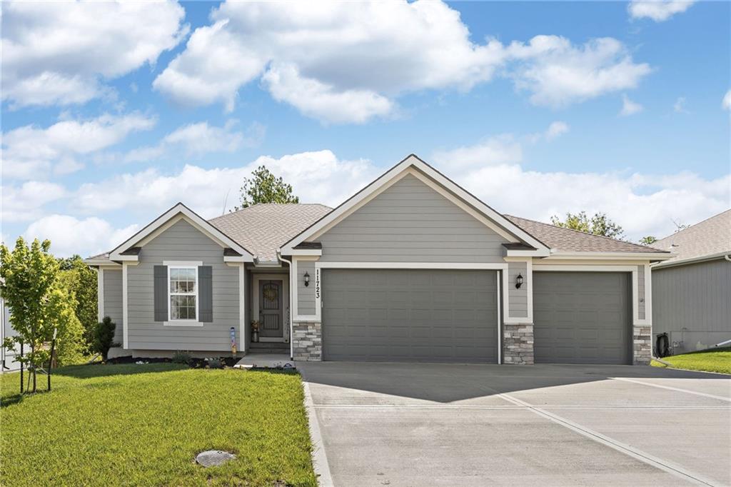 Listing Photo MLS #HMS2616229