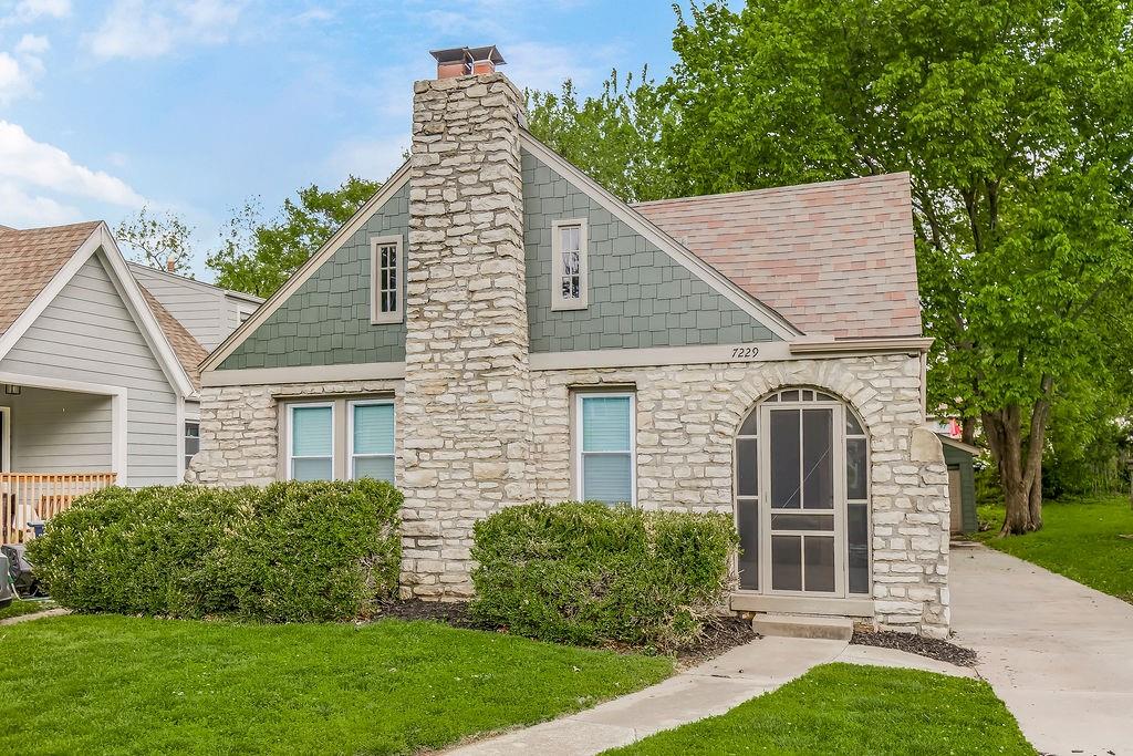 Listing Photo MLS #HMS2616386