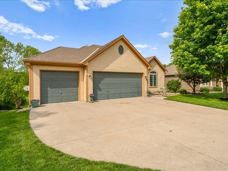 Listing Photo MLS #HMS2617723
