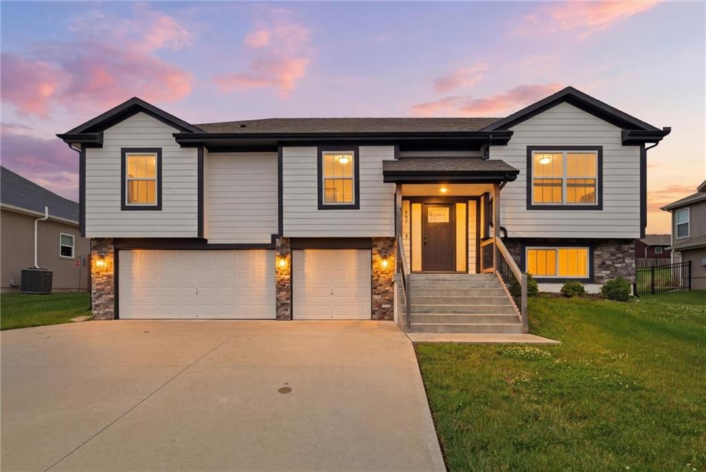 Listing Photo MLS #HMS2620629