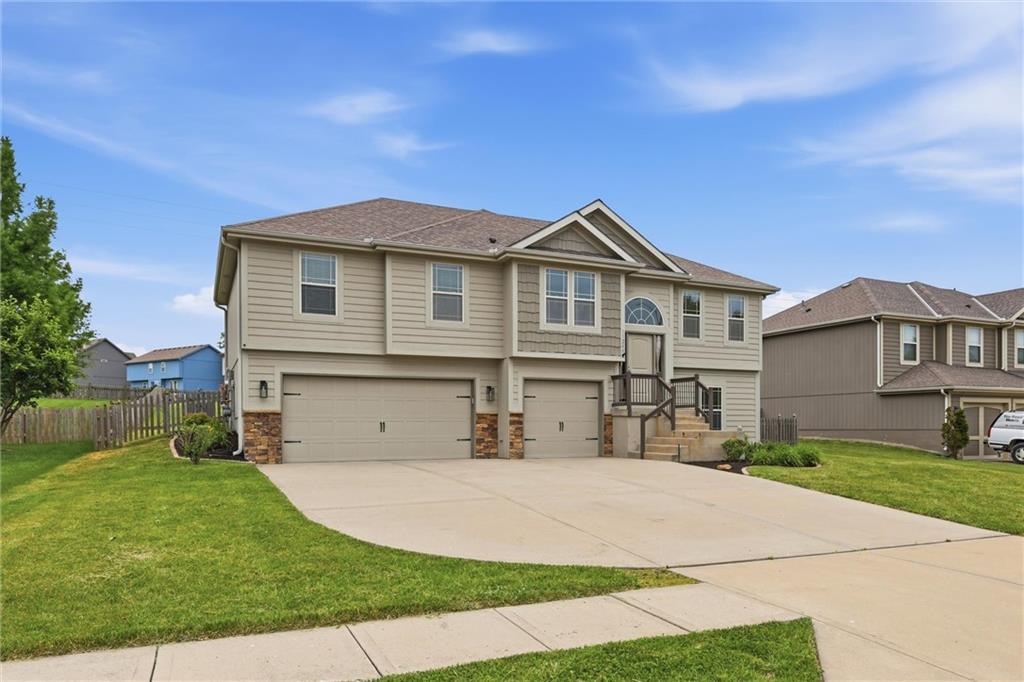 Listing Photo MLS #HMS2622771