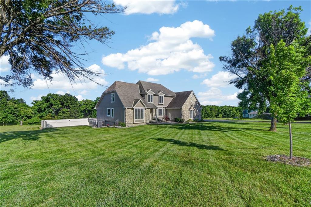 Listing Photo MLS #HMS2622876
