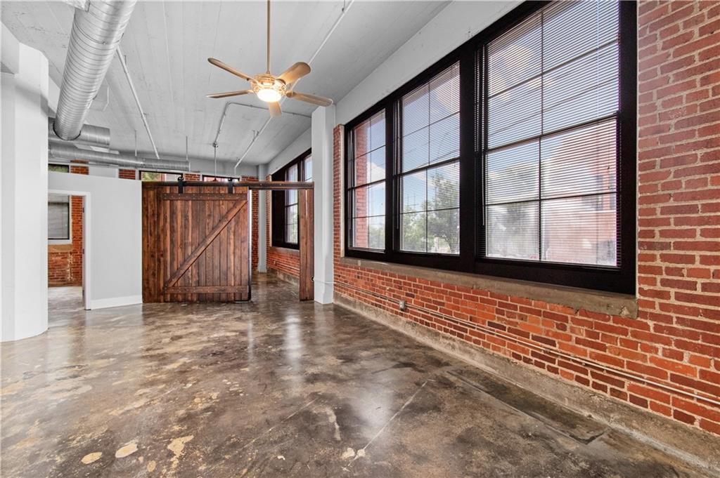 Listing Photo MLS #HMS2623502