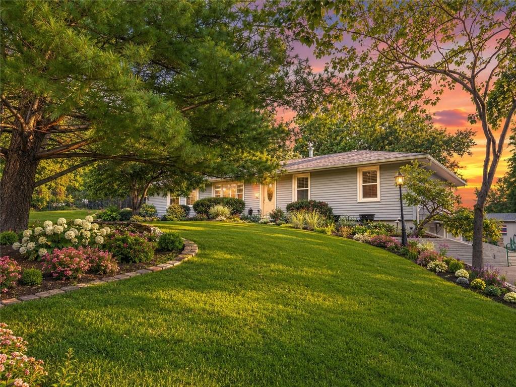 Listing Photo MLS #HMS2629800