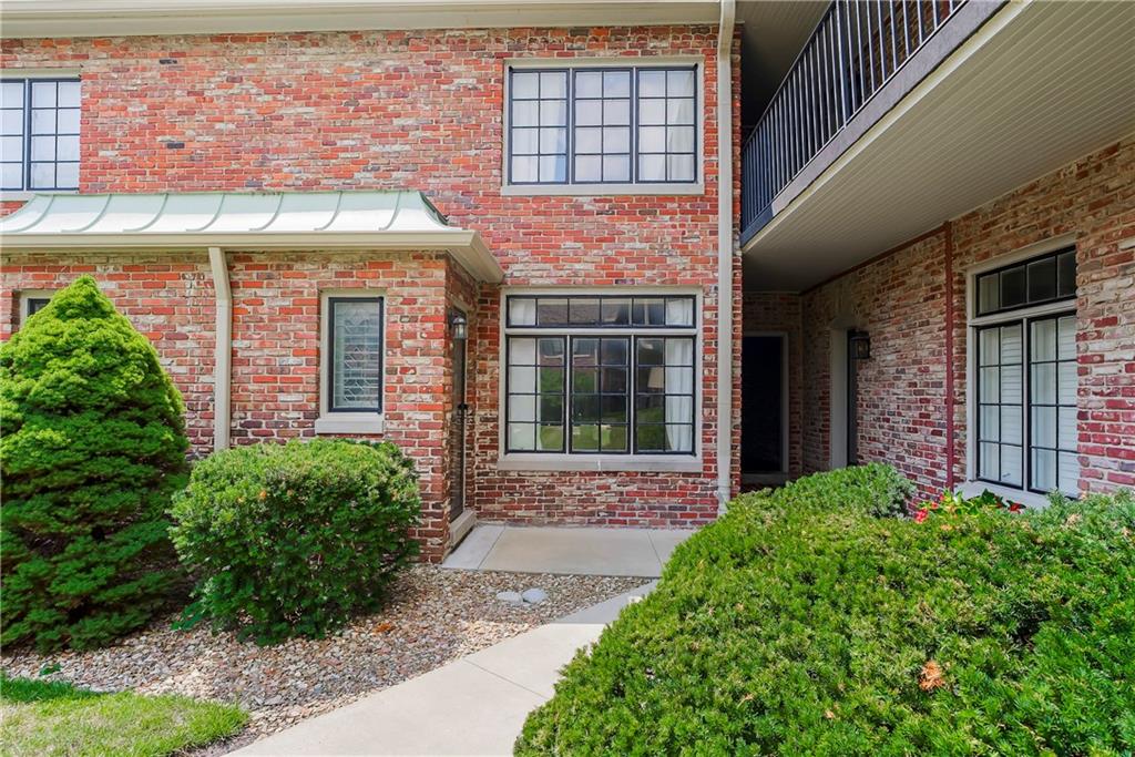 Listing Photo MLS #HMS2631143