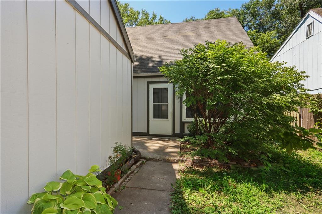Listing Photo MLS #HMS2631318