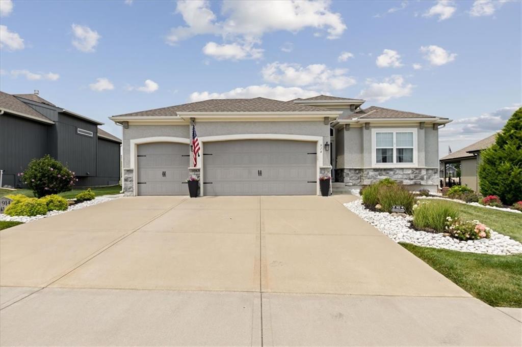 Listing Photo MLS #HMS2631343