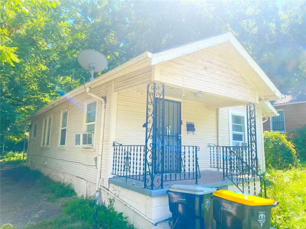 Listing Photo MLS #HMS2631492
