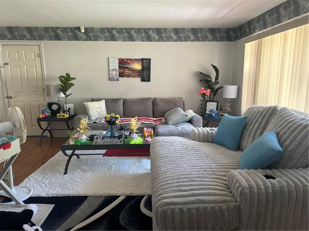 Listing Photo MLS #HMS2631784