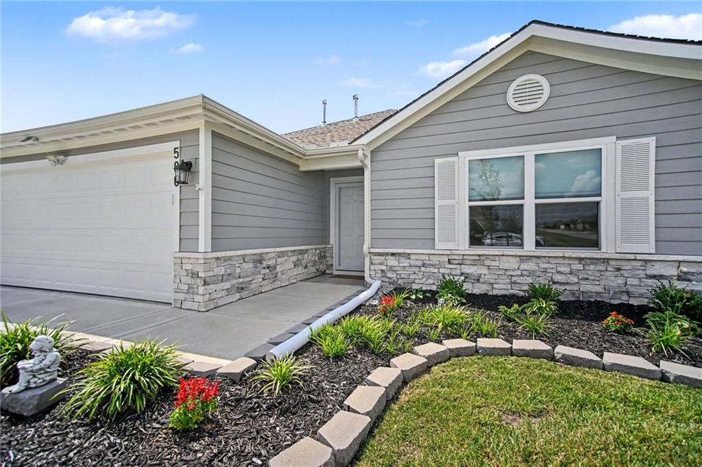 Listing Photo MLS #HMS2631964