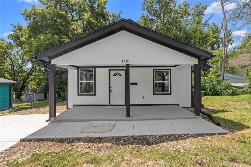 Listing Photo MLS #HMS2633143