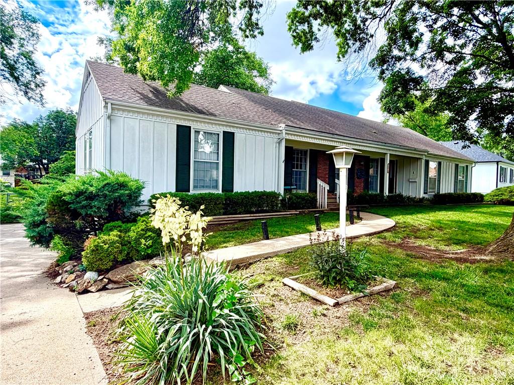 Listing Photo MLS #HMS2633336
