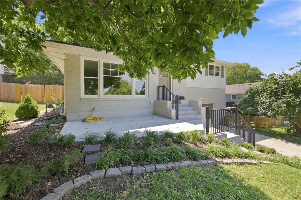Listing Photo MLS #HMS2637582