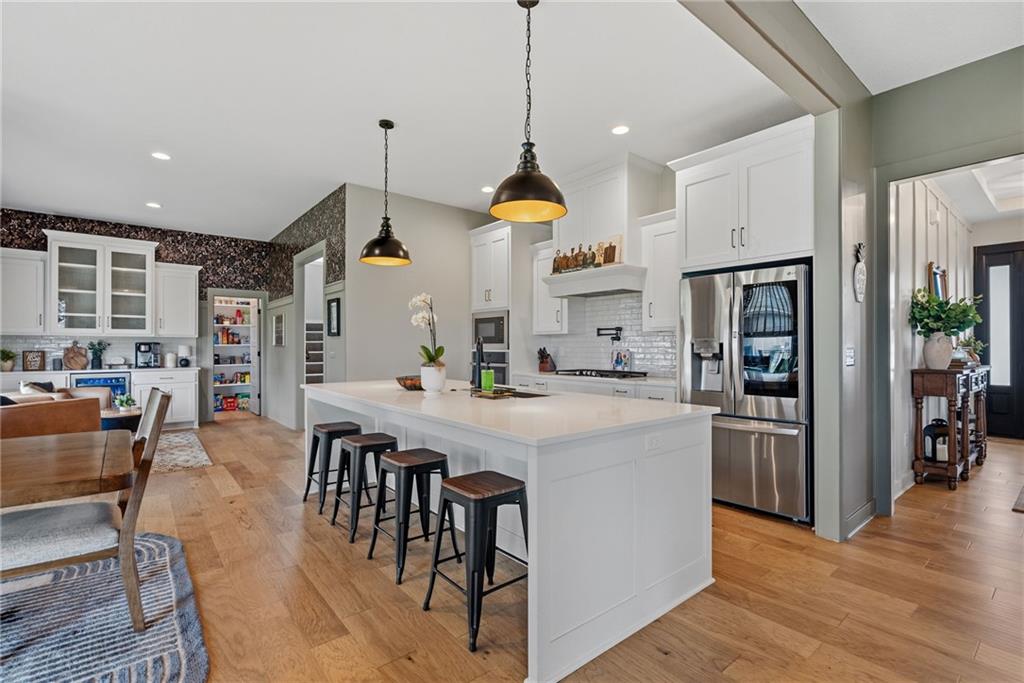 Listing Photo MLS #HMS2643015