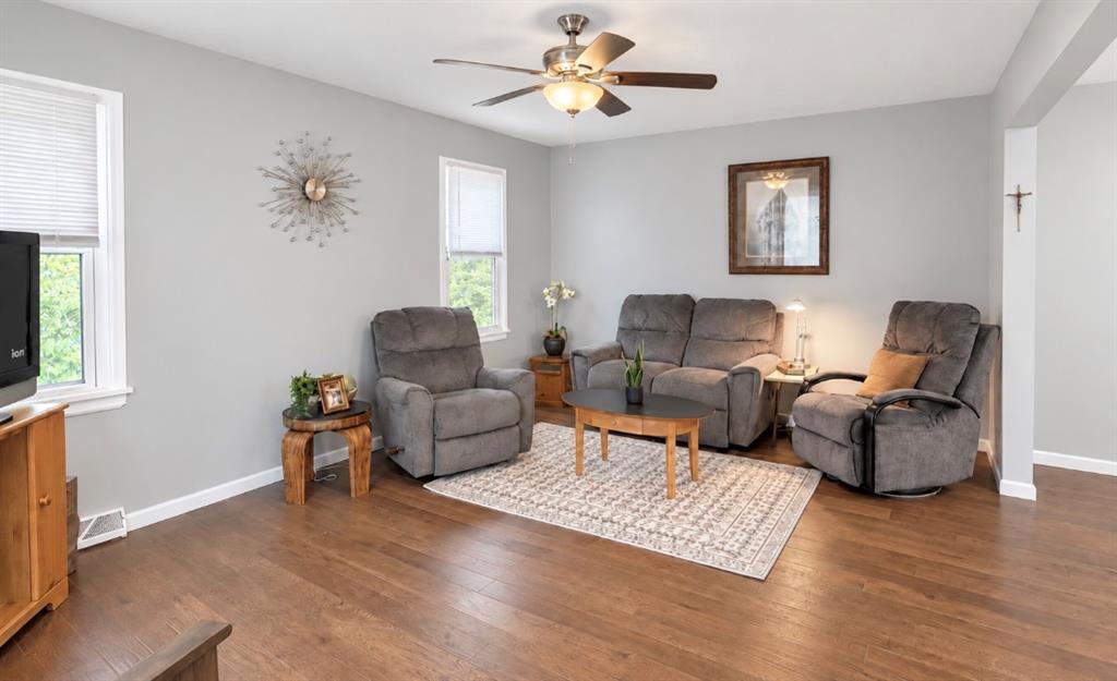 Listing Photo MLS #HMS2643181