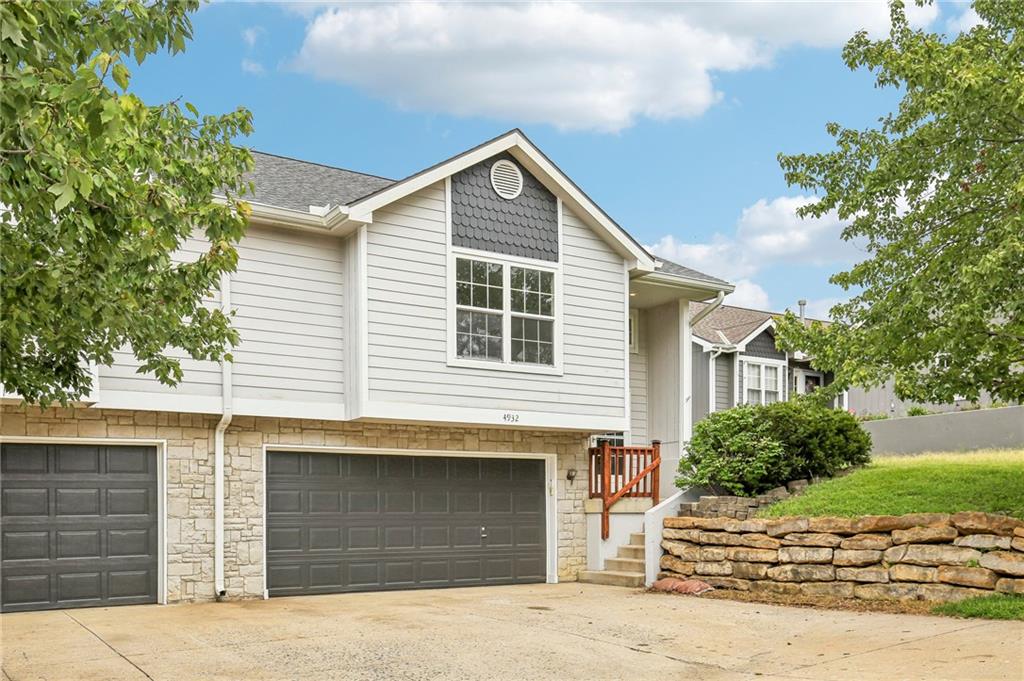 Listing Photo MLS #HMS2645742