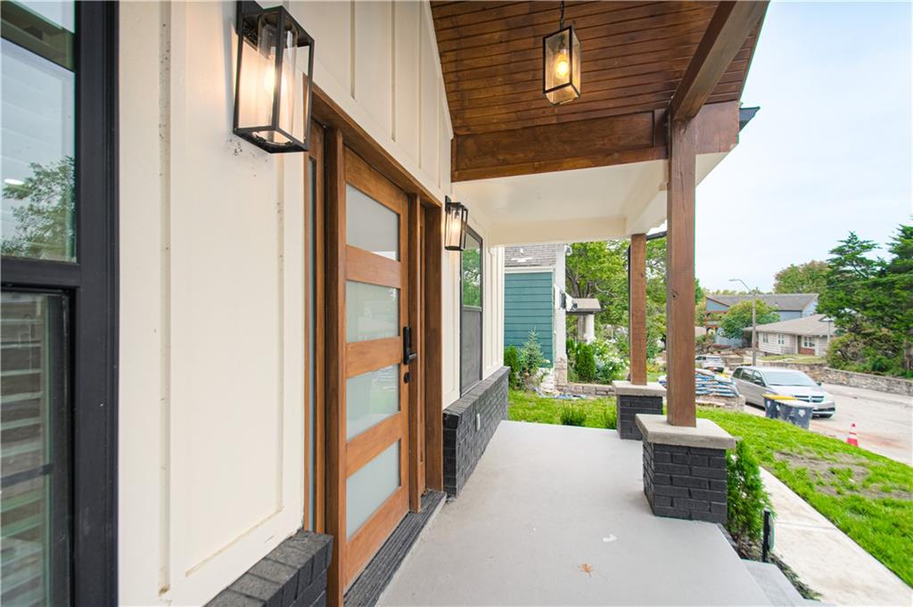 Listing Photo MLS #HMS2647241