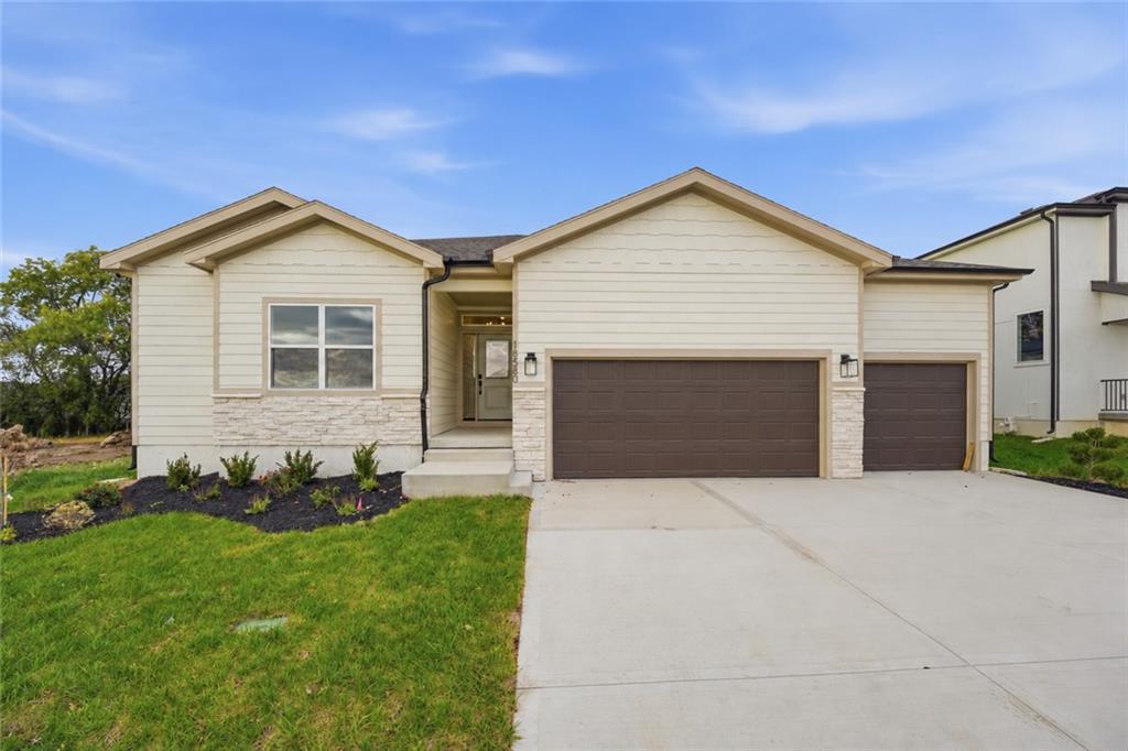 Listing Photo MLS #HMS2648021